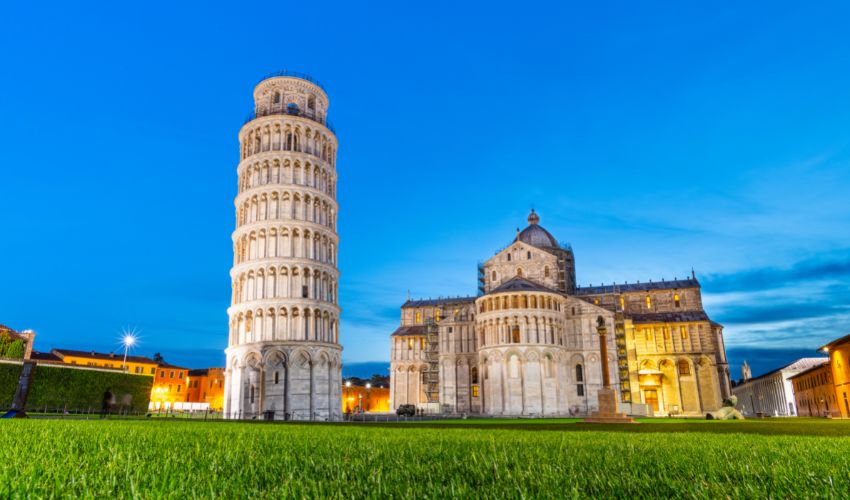 Leaning Tower of Pisa